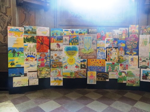 Виставку малюнків дітей воїнів АТО представили у Гарнізонному храмі Львова.(ФОТО)